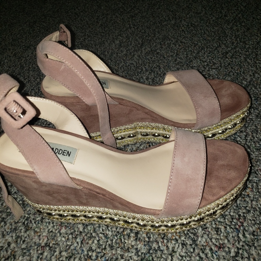Steve Madden pink suede wedge sandals